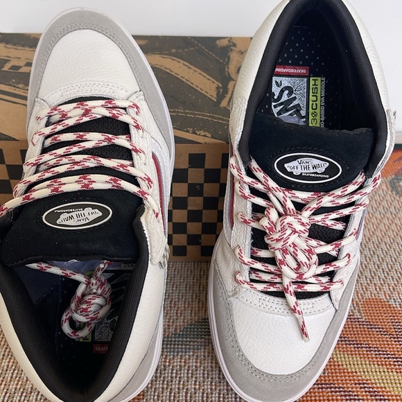 Vans WMNS Zahba Mid Gray/Multi
VN000CBSBGG Sneakers - Picture 12 of 16